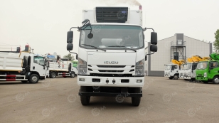 Фургон рефрижератор на шасси ISUZU 4х4 дв 139kw гп 7 тонн (фургон 5500х2200х2200, холодильная установка Carrier Citimax 700) со спальником, боковая дверь. Фото 3