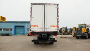 Фургон рефрижератор на шасси ISUZU 4х4 дв 139kw гп 7 тонн (фургон 5500х2200х2200, холодильная установка Carrier Citimax 700) со спальником, боковая дверь. Фото 7