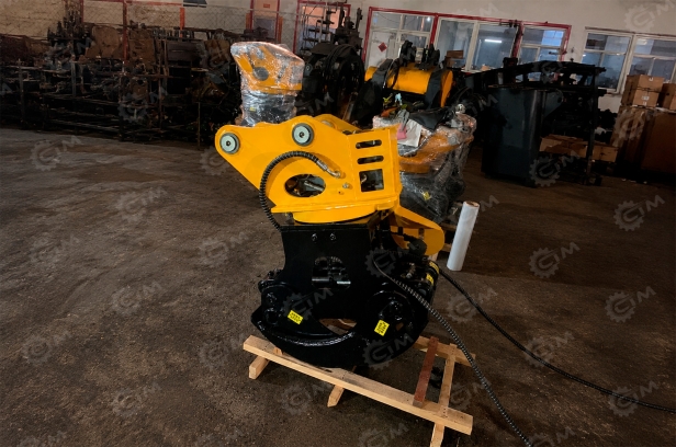 Экскаватор гусеничный SUNWARD SWE80E-5 с харвестером. Фото 3