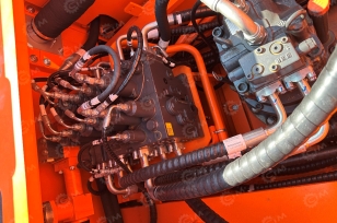 Гусеничный экскаватор LONKING CDM6245F	масса 25,8т, ковш 1,45м3. Фото 8