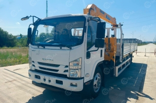 Бортовой грузовик ISUZU 4x2 дв 139kw гп 6 тонн с КМУ XCMG SQS125-4 гп 5 т., 4 секции, стрела 11,2 м, со спальником, задние аутригеры, корзина, ПДУ, колеса с 8 шпильками. Фото 1