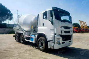 Автобетоносмеситель на шасси ISUZU 6х4 8м3. Фото 1