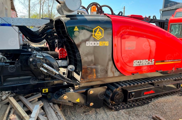 Буровая установка ГНБ GOODENG GD360-LS	100шт штанг, НСУ 3м3, кабина с подогревом, кондиционер, автоматическая система подачи штанг, анкерения, смазки. Фото 3
