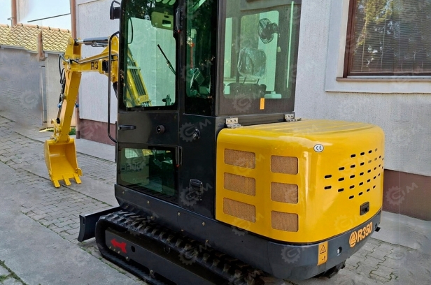 Мини-экскаватор RIPPA R350 с поворотной стрелой, дв Kubota V1505, 4 цилиндра. Фото 4
