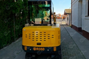 Мини-экскаватор RIPPA R350 с поворотной стрелой, дв Kubota V1505, 4 цилиндра. Фото 3