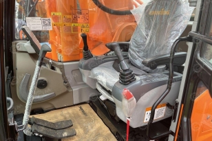 Гусеничный экскаватор LONKING CDM6490 масса 50,5т, ковш 2,6м3 скальный стандартный со сменными зубьями  40 дн. Фото 3