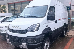 Грузовой цельнометалический фургон IVECO 4х4 МКПП, 3 места. Фото 1