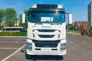 Фургон рефрижератор на шасси ISUZU 4х2 дв 221kw гп 9 тонн (фургон 7300х2340х2300) две холодильные установки Carrier C1100, +C -400, боковая дверь, передвижная перегородка, пол со сплошным сварным швом. Фото 1