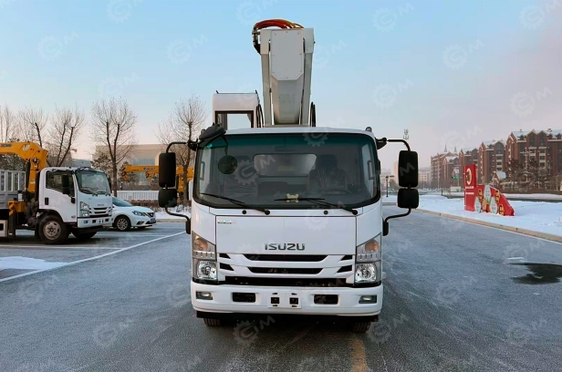 Автовышка VIGRUS GKS36 на шасси ISUZU 4Х4 дв 139kw двойная кабина высота подъёма 36м гп корзины 400кг. Фото 2