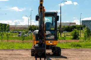 Гусеничный мини-экскаватор FTJ XE27U с кабиной. Фото 3