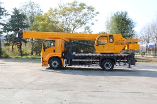 Автокран на шасси ISUZU 6x4 дв 221kw крановая установка WANBANG DZ16T гп 16т стрела 35,5м. Фото 4