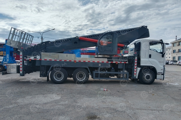 Автовышка Qingling GKS56 на шасси ISUZU 6Х4 дв 221Kw высота подъёма 56м, 2025г. Фото 9