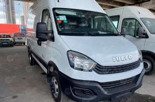 Автобус IVECO 4х2 19 мест дв 132kw 2,9л АКПП, автоматическая дверь. Фото 1
