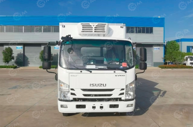 Фургон изотермический на шасси ISUZU 4х2 дв 101 kw (фургон 4080*2100*2200). Фото 2