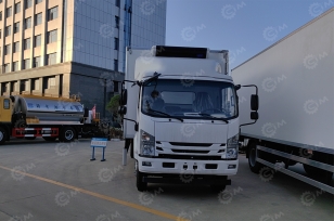 Фургон изотермический на шасси ISUZU 4х2 дв 101 kw (фургон 4080*2100*2200). Фото 1