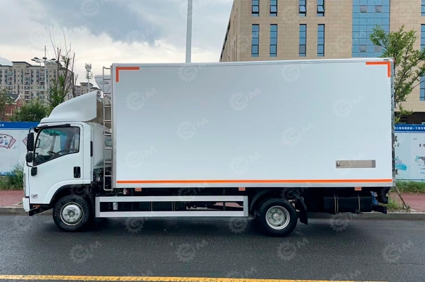 Фургон изотермический на шасси ISUZU 4х2 дв 139 kw гп 6 (фургон 6200*2300*2400mm). Фото 2
