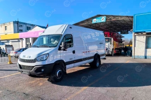 Грузовой цельнометалический фургон IVECO 4х2	дв 130 kw МКПП, 3 места. Фото 1