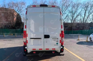 Грузовой цельнометалический фургон IVECO 4х2	дв 130 kw МКПП, 3 места. Фото 3
