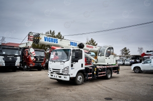 Автокран на шасси ISUZU 4x4 дв 94kw крановая установка VIGRUS VGS8 гп 8т., 5 секций, стрела 26м. Фото 1