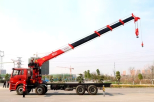 Бортовой грузовик ISUZU 6x4 дв 279kw c кму CHANG XING SQS500-5 гп 20т 5 секций стрела 22,1м, кузов 8000х2450х550. Фото 3