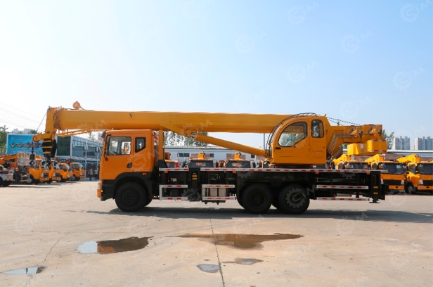 Автокран на шасси ISUZU 6x6 дв.221kw крановая установка VIGRUS VGS16 гп 16т., 5 секций, стрела 36,5м, ПДУ. Фото 6