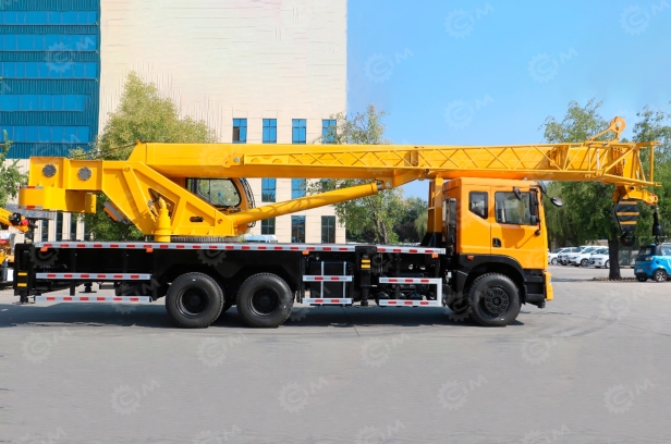 Автокран на шасси ISUZU 6x6 дв.221kw крановая установка VIGRUS VGS16 гп 16т., 5 секций, стрела 36,5м, ПДУ. Фото 7
