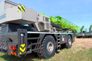 Самоходный короткобазный колесный кран Zoomlion ZRT900 гп 90т стрела 48м. Фото 4