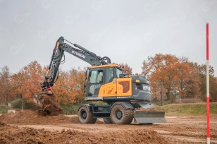 Экскаватор колесный HYUNDAI HW150 вес 13,7 т,  ковш 0,58м3. Фото 3