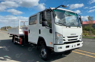 Бортовой грузовик ISUZU 4x4 дв 138kw двойная кабина с кму WANBANG SQZ100-4 гп 5т, 4 секции, вылет стрелы 8,6м кузов 4500х2400х550. Фото 1