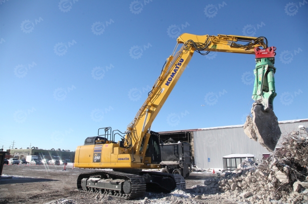 Гусеничный экскаватор KOMATSU PC130-11MO вес 13100кг, ковш 0,53-0,64м3. Фото 3