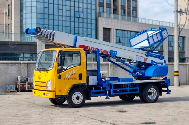 Автолестница на шасси ISUZU 4Х2 дв 94kw высота подъёма 36м. Фото 2