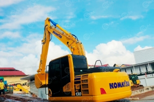 Гусеничный экскаватор KOMATSU PC130-11MO вес 13100кг, ковш 0,53-0,64м3. Фото 2