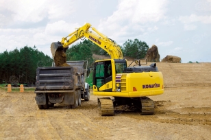 Гусеничный экскаватор KOMATSU PC130-11MO вес 13100кг, ковш 0,53-0,64м3. Фото 1
