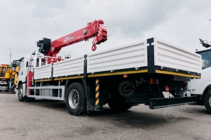 Бортовой грузовик ISUZU 4x2 дв 151kw c кму UNIC URV805 гп 8 тонн 5 секций 15,7м кузов 6500х2450х550 с корзиной задние аутригеры. Фото 17