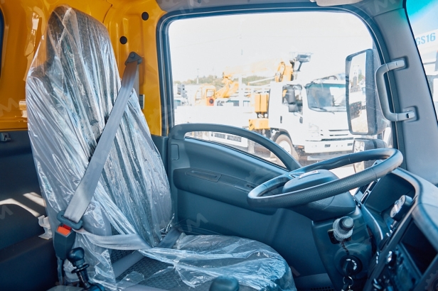 Автокран на шасси ISUZU 4x2 дв 96kw крановая установка SITONG гп 5т стрела 20м с ямобуром диаметр на выбор (300/400/600мм) глубина бурения 10,5м (3,5м+2удлинителя по 3,5м). Фото 25