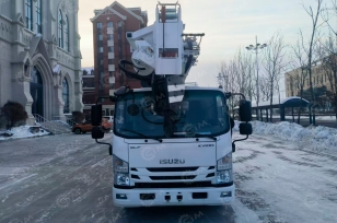 Автокран на шасси ISUZU 4x2 дв.151kw крановая установка WANBANG DZ5T гп 5т стрела 20м с ямобуром диаметром 400мм глубина бурения 8м с корзиной. Фото 1
