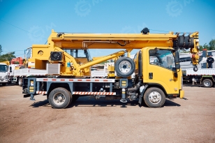 Автокран на шасси ISUZU 4x2 дв 96kw крановая установка SITONG гп 5т стрела 20м с ямобуром диаметр на выбор (300/400/600мм) глубина бурения 10,5м (3,5м+2удлинителя по 3,5м). Фото 2