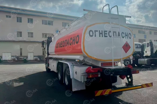 Бензовоз на шасси FAW 6х6 дв 309kw бочка 22м3 c установкой для заправки (с ОТТС). Фото 3