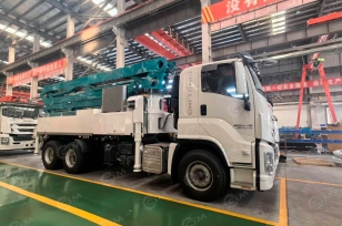 Автобетононасос JIUHE на шасси ISUZU 6х6 дв 221kw 30 метров. Фото 2