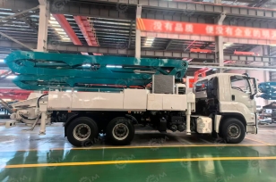 Автобетононасос JIUHE на шасси ISUZU 6х6 дв 221kw 30 метров. Фото 3