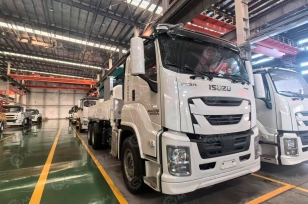 Автобетононасос JIUHE на шасси ISUZU 6х6 дв 221kw 30 метров. Фото 1