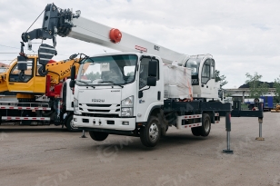 Автокран на шасси ISUZU 4x2 дв. 96kw крановая установка FURUNKANG DZ5T гп 5т люлька два крюка. Фото 1
