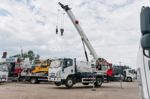 Автокран на шасси ISUZU 4x2 дв. 96kw крановая установка FURUNKANG DZ5T гп 5т люлька два крюка. Фото 12