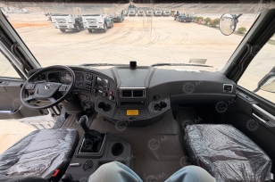 Автобетоносмеситель на шасси XCMG 8х4 дв 276 Kw бочка 12м3. Фото 5