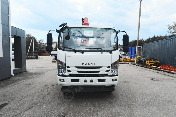 Бортовой грузовик ISUZU 4x2 гп 6т дв 139кВт c кму UNIC URV505 гп 5т 5 секций стрела 13,14 м кузов 6000*2450*550мм задние аутригеры спальник люлька. Фото 2