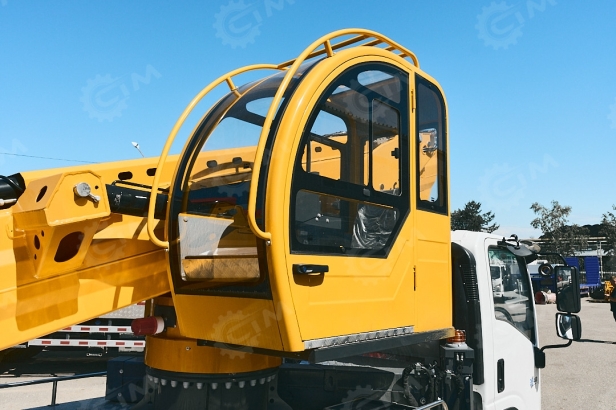 Автовышка VIGRUS GKS36 на шасси ISUZU 4Х2 дв 96kw высота подъёма 36м. Фото 3