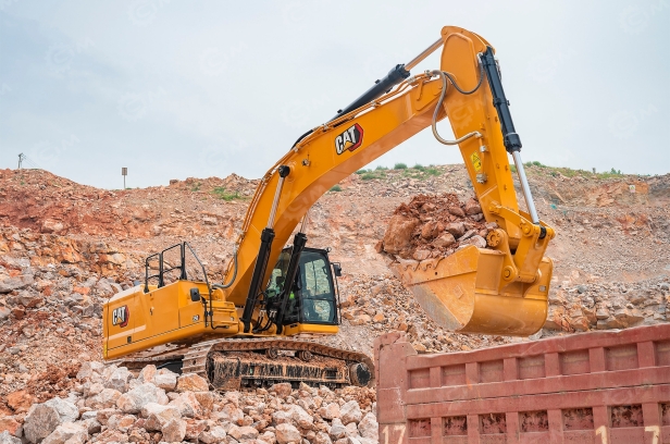 Гусеничный экскаватор Caterpillar 350 вес 47,6т ковш 3,2м3. Фото 3