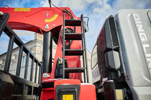 Бортовой грузовик ISUZU 4x2 дв 151kw гп 10 тонн c кму VIGRUS SHS2505 гп 10 тонн 5 секций 17.3м кузов 6500*2470*550 ПДУ люлька. Фото 17