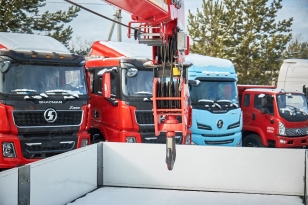 Бортовой грузовик ISUZU 4x2 дв 151kw гп 10 тонн c кму VIGRUS SHS2505 гп 10 тонн 5 секций 17.3м кузов 6500*2470*550 ПДУ люлька. Фото 26