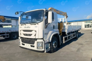Бортовой грузовик ISUZU 4x2 дв 151kw c кму XCMG SQS125 гп 5 тонн 4 секции длина стрелы 11,2 м кузов 6500x2450x600mm с алюминиевым бортом. Фото 1